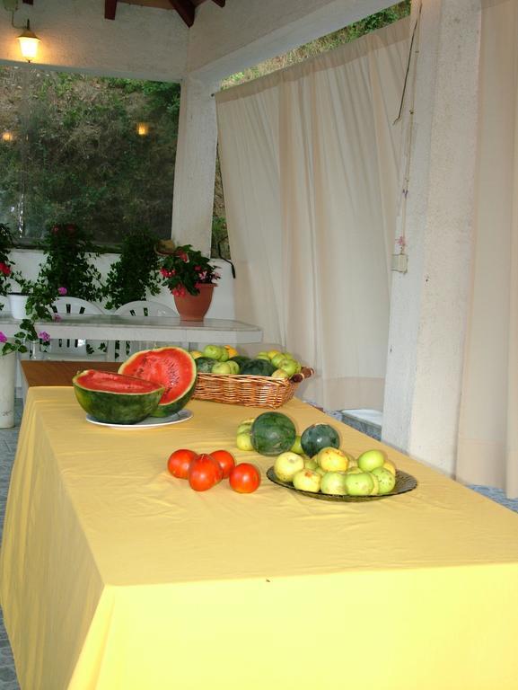 Aparthotel Angeliki Vitaládes Esterno foto