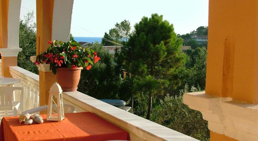 Aparthotel Angeliki Vitaládes Esterno foto